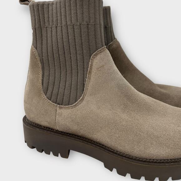 Blondo Hallie Waterproof Suede Lug Sole Booties in Dark Taupe Suede Size 7 - Picture 10 of 12